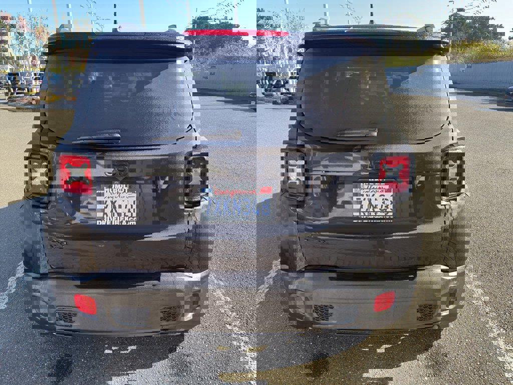 Used 2017 Jeep Renegade Altitude image 7