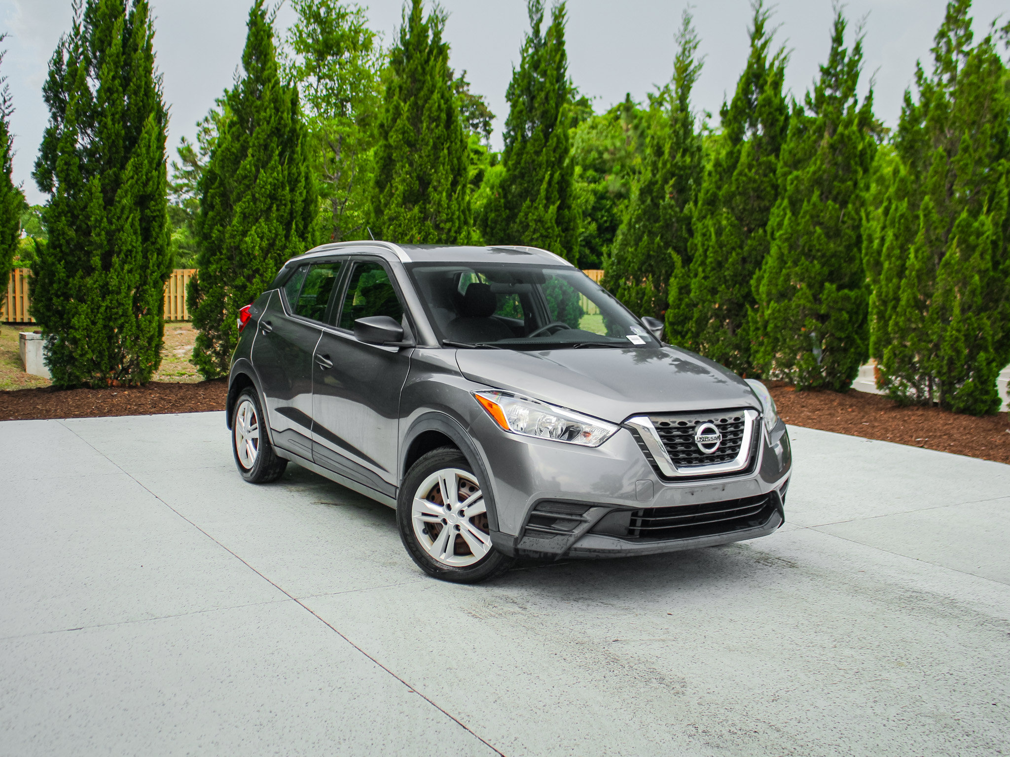 Used 2018 Nissan Kicks S FWD image 2