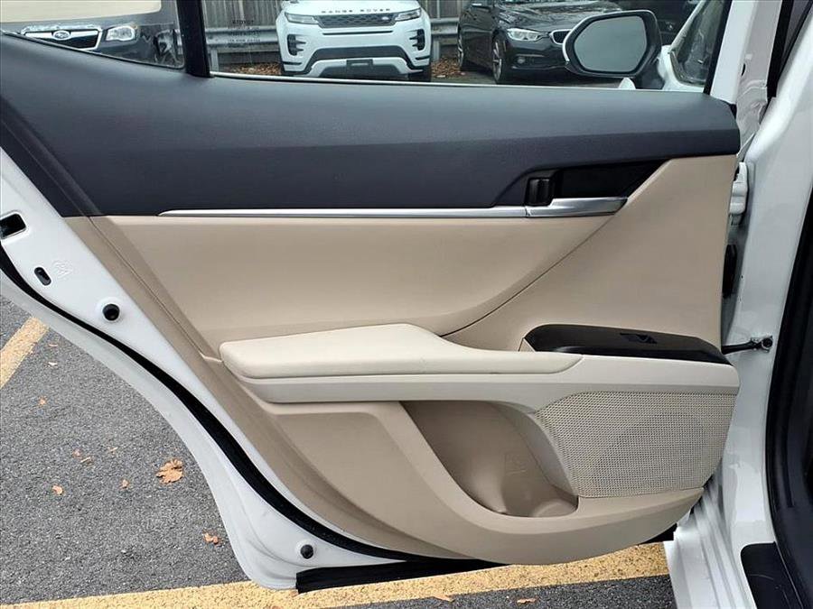 Used 2022 Toyota Camry LE image 29
