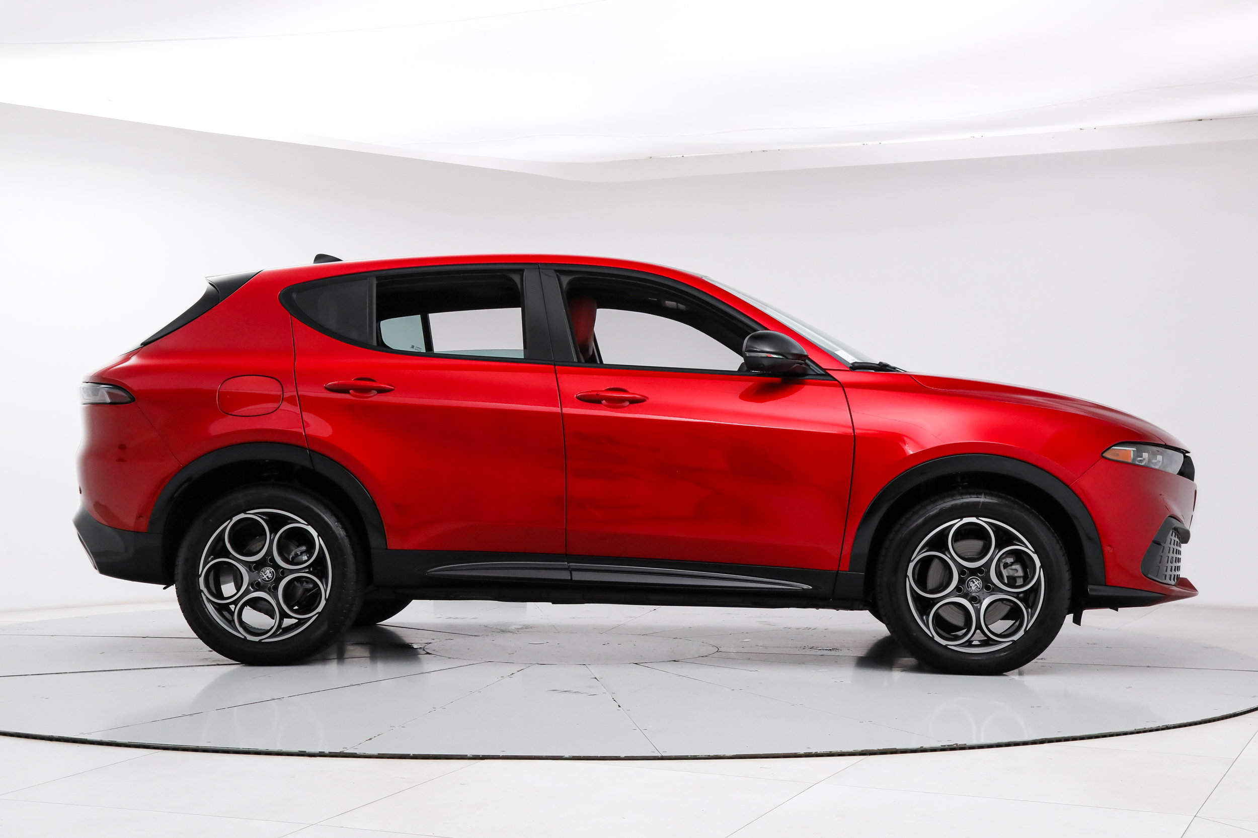 New 2026 Alfa Romeo Tonale w/ Red Premium Package AWD/4WD image 6