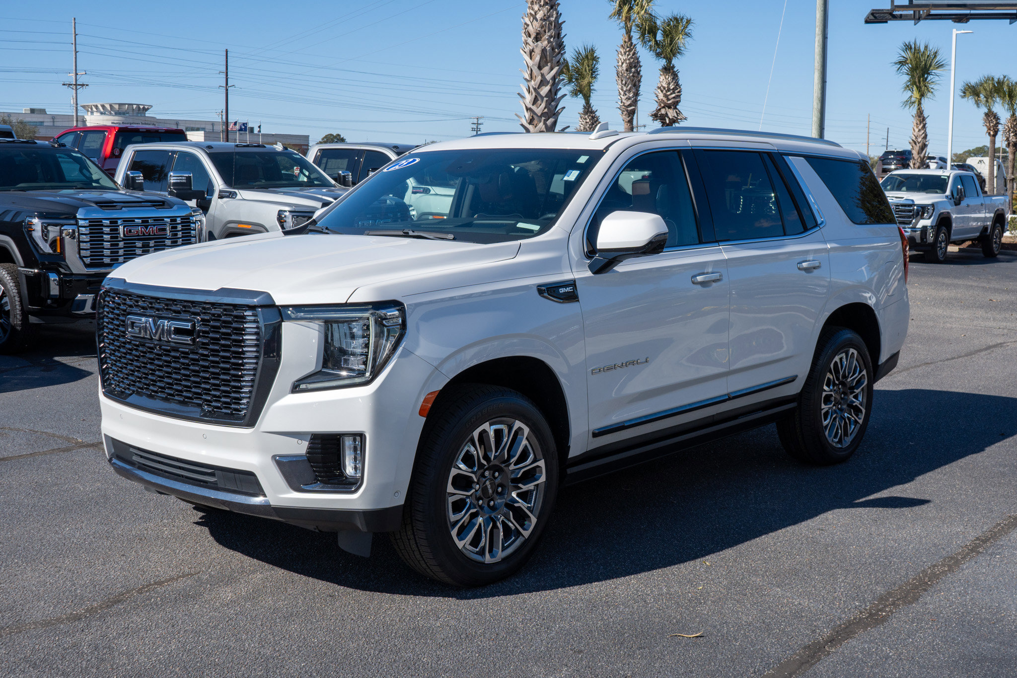 Used 2023 GMC Yukon Denali Ultimate image 7