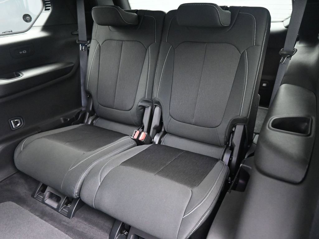 New 2025 Jeep Grand Cherokee L Laredo w/ Luxury Tech Group I image 15