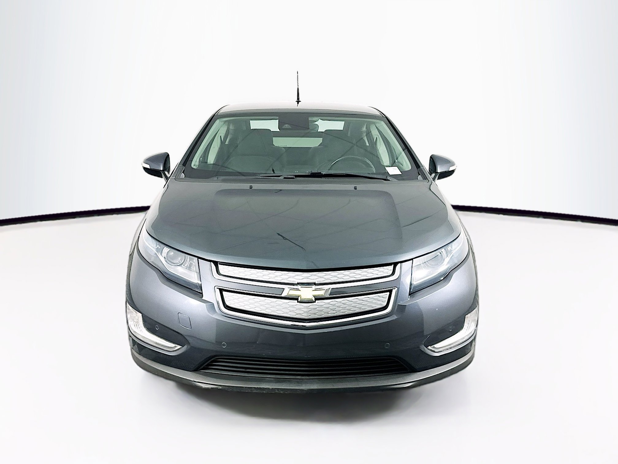 Used 2013 Chevrolet Volt Premium w/ Premium Trim Package FWD image 2