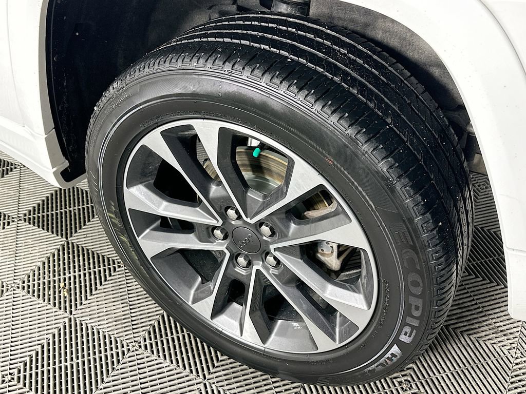 Certified 2024 Jeep Grand Cherokee Overland image 42