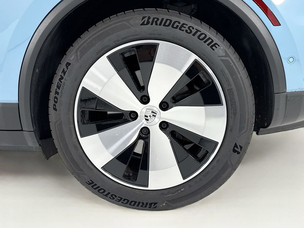 Certified 2024 Porsche Macan 4 Electric image 32