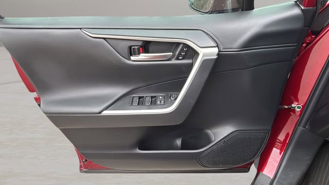 Used 2023 Toyota RAV4 Limited image 17