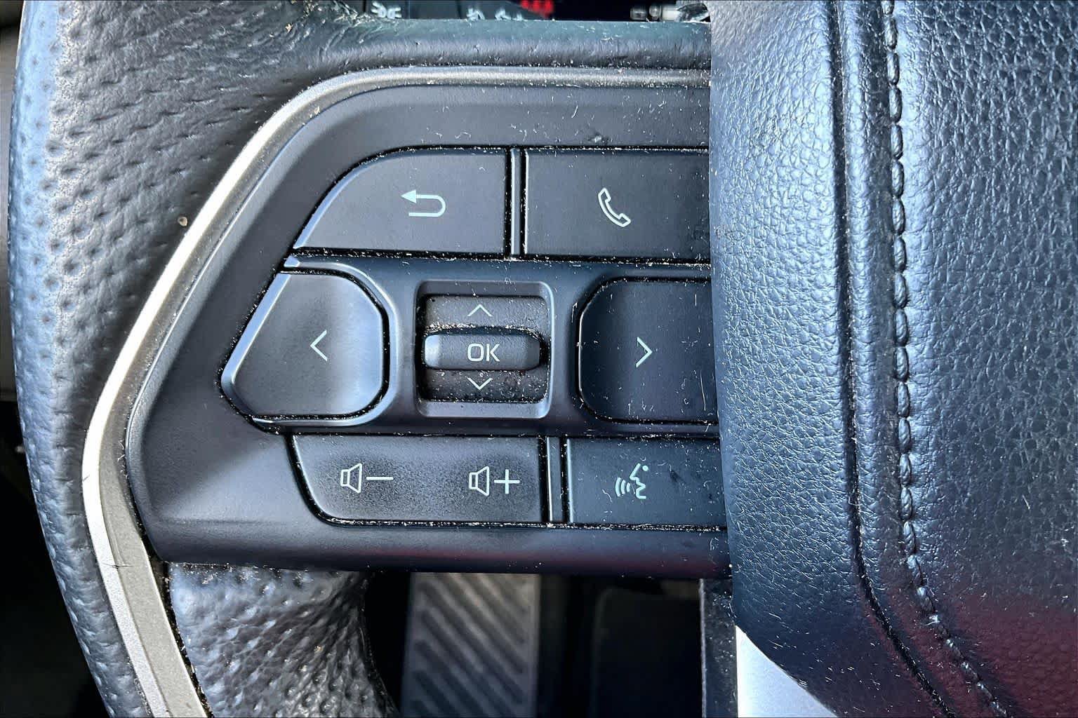 Used 2025 Toyota Tundra Limited AWD/4WD image 20