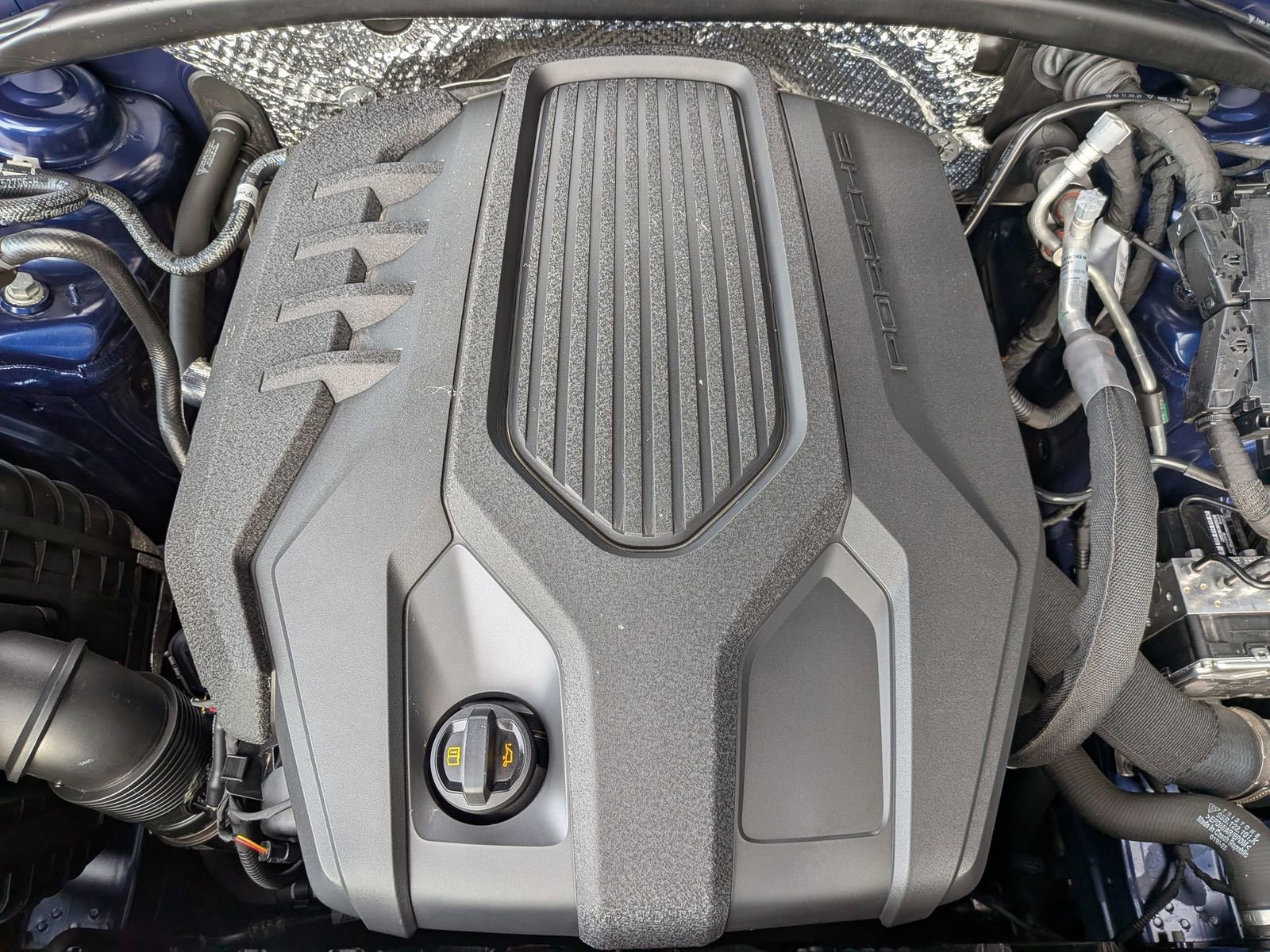 Certified 2025 Porsche Macan image 28