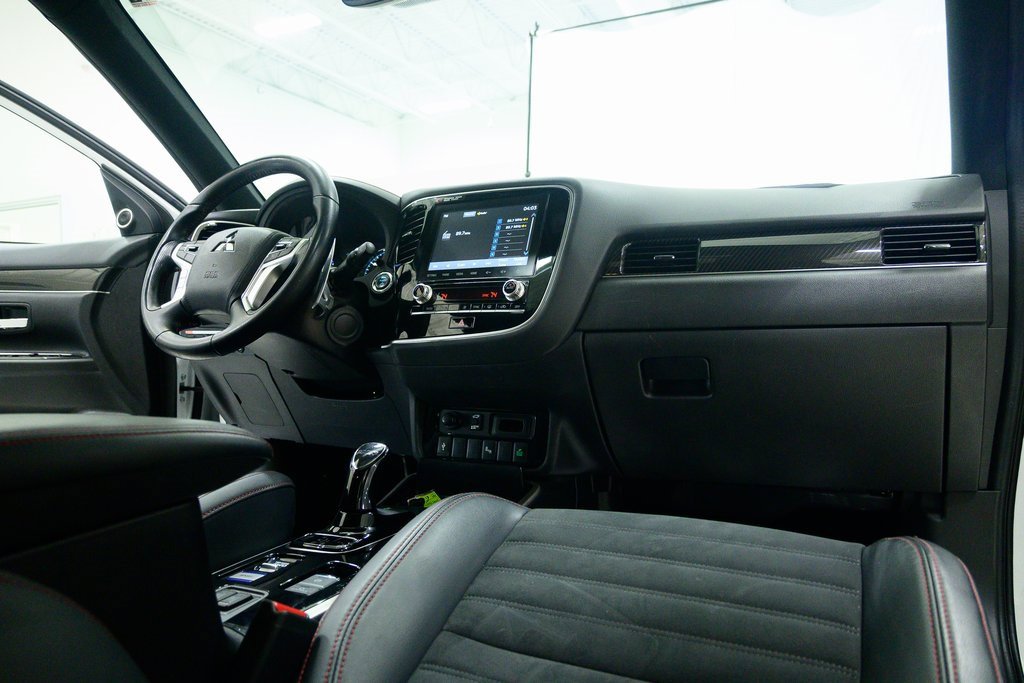 Used 2022 Mitsubishi Outlander GT image 13