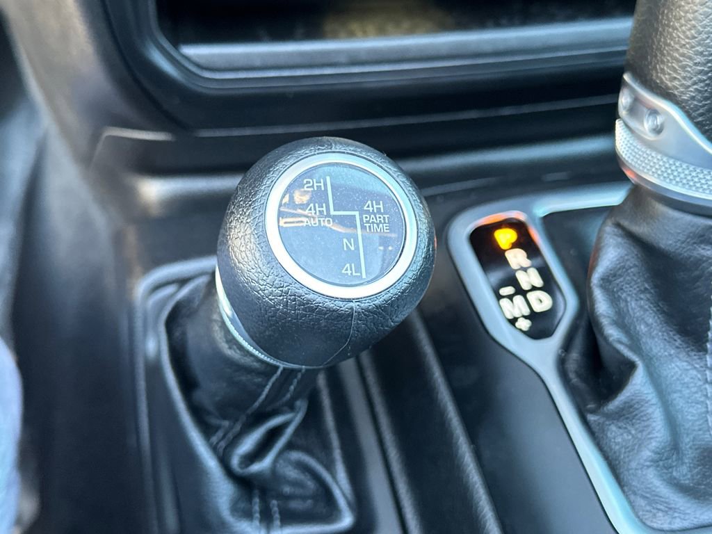 Used 2025 Jeep Wrangler Unlimited Sahara w/ Safety Group image 30