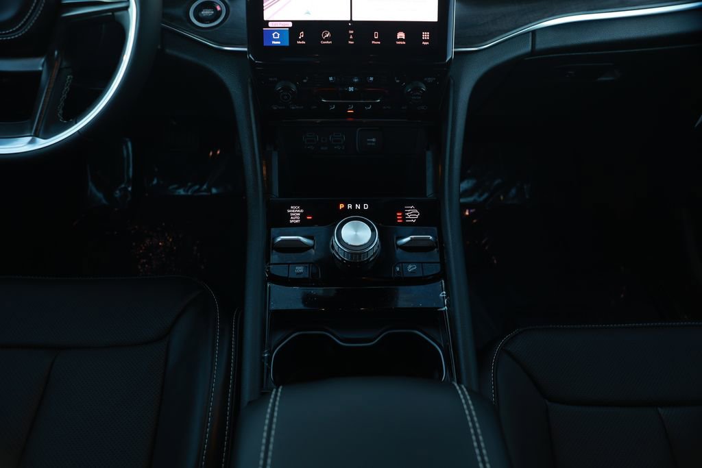 New 2025 Jeep Grand Cherokee L Overland image 25