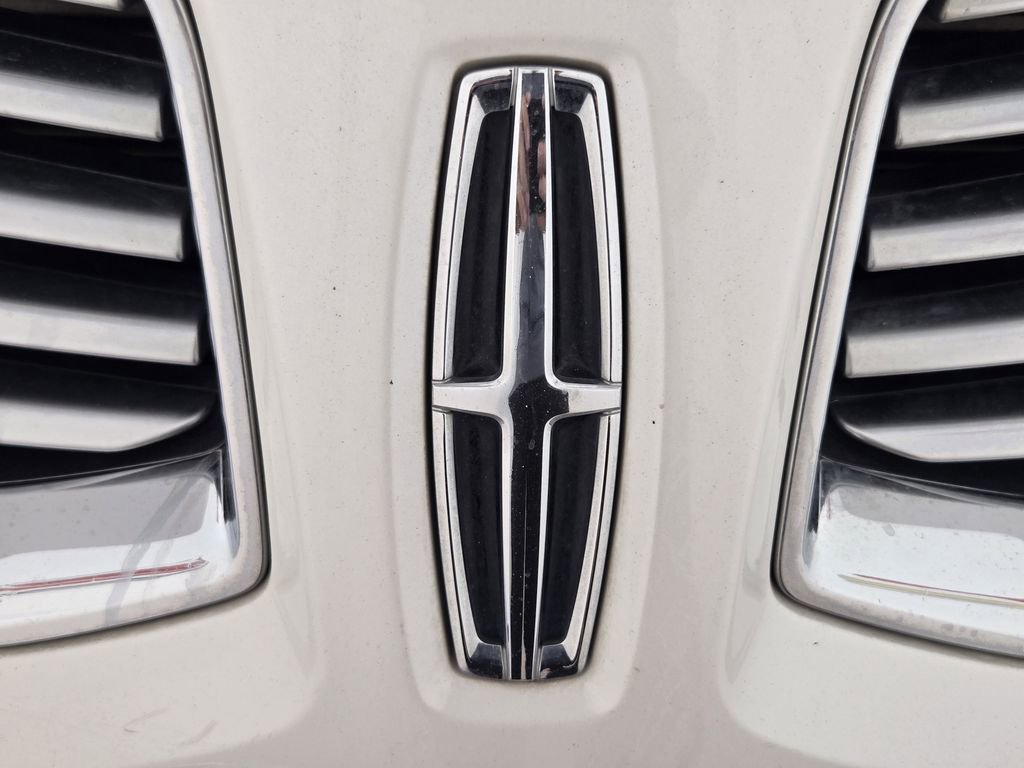 Used 2018 Lincoln MKX Premiere FWD image 12