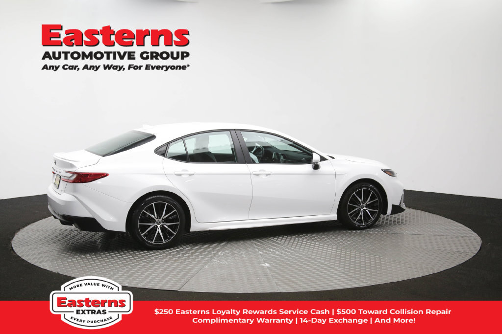 Used 2025 Toyota Camry SE FWD image 42