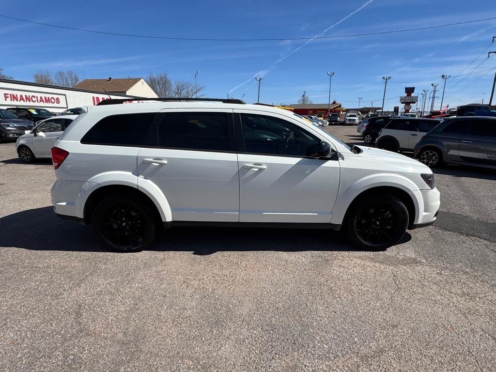 Used 2018 Dodge Journey SXT w/ Premium Group FWD image 4