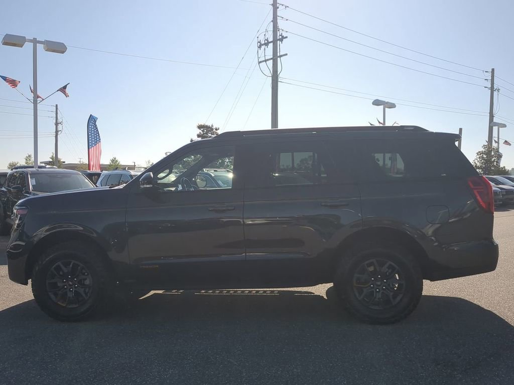 Used 2025 Ford Expedition Tremor AWD/4WD image 6
