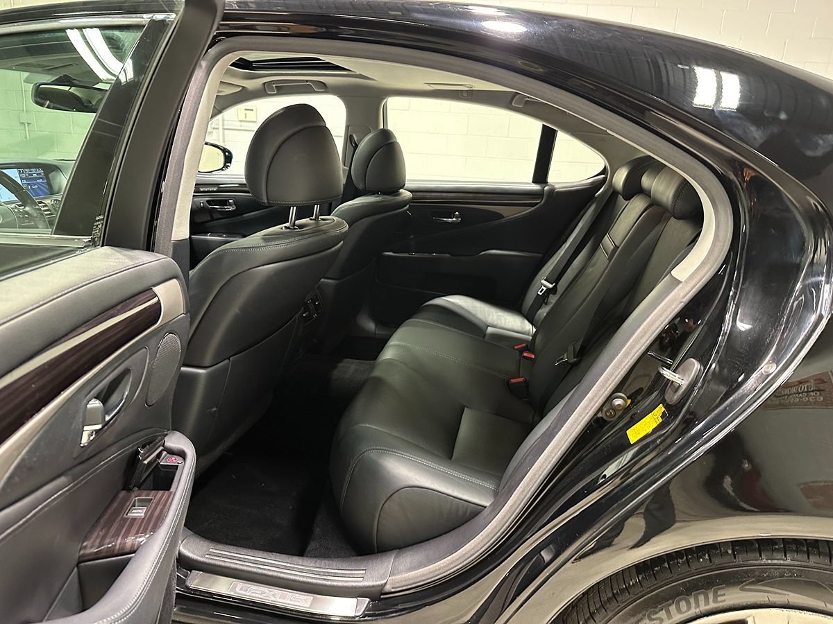 Used 2014 Lexus LS 460 AWD w/ Comfort Package image 22