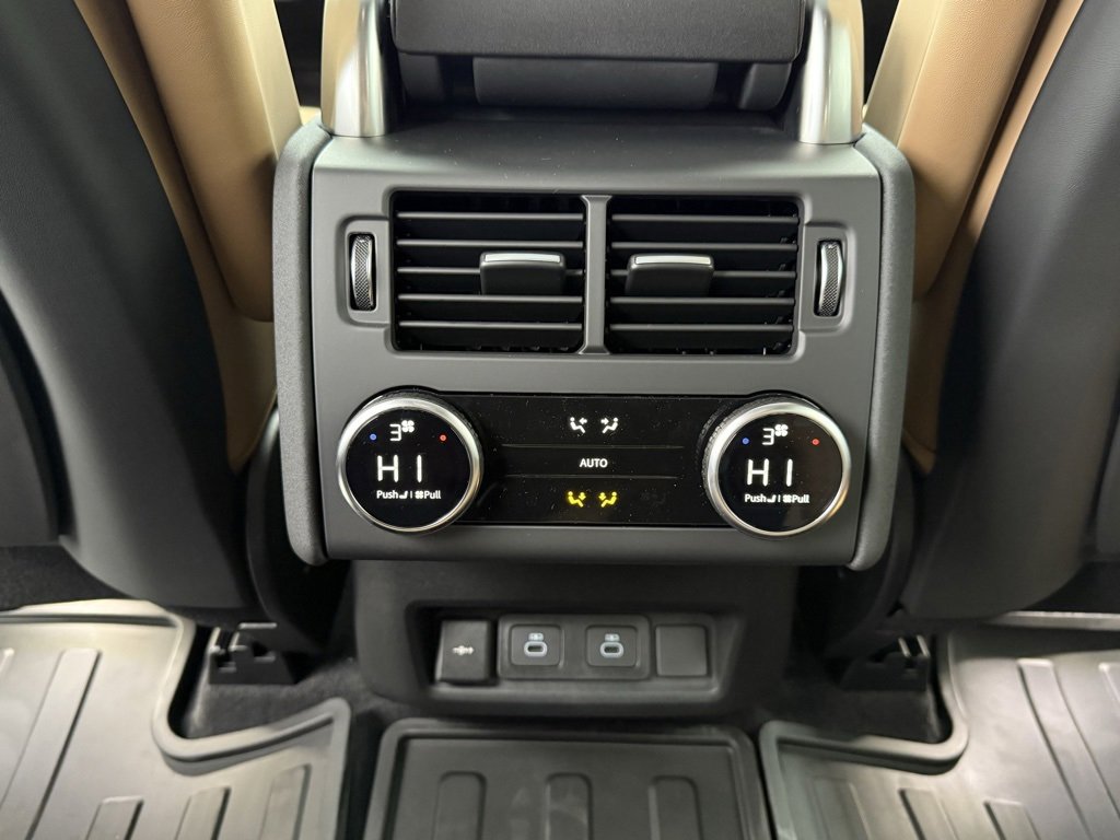 New 2026 Land Rover Discovery Limited Edition image 36