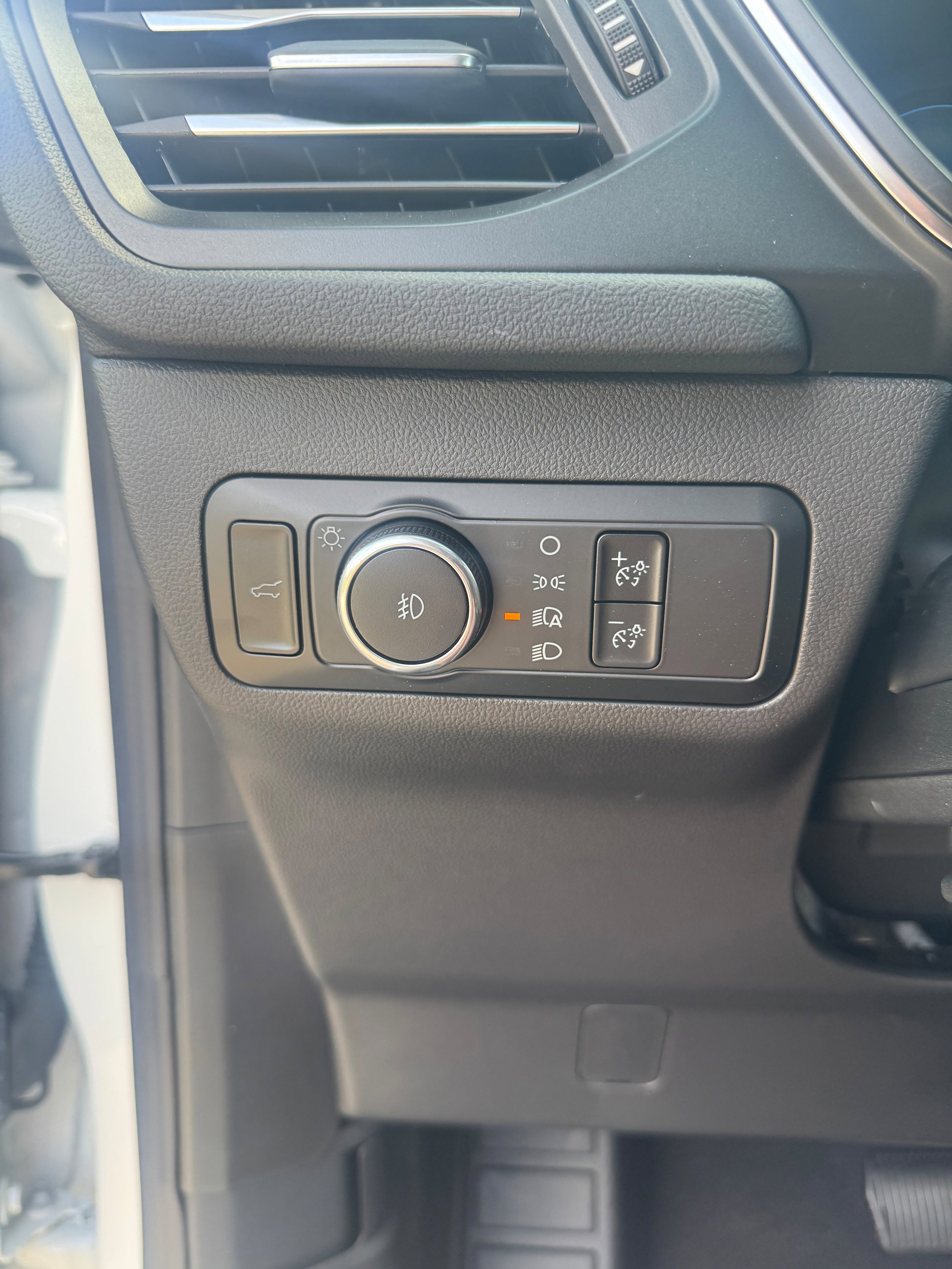 Used 2024 Ford Escape Platinum image 13