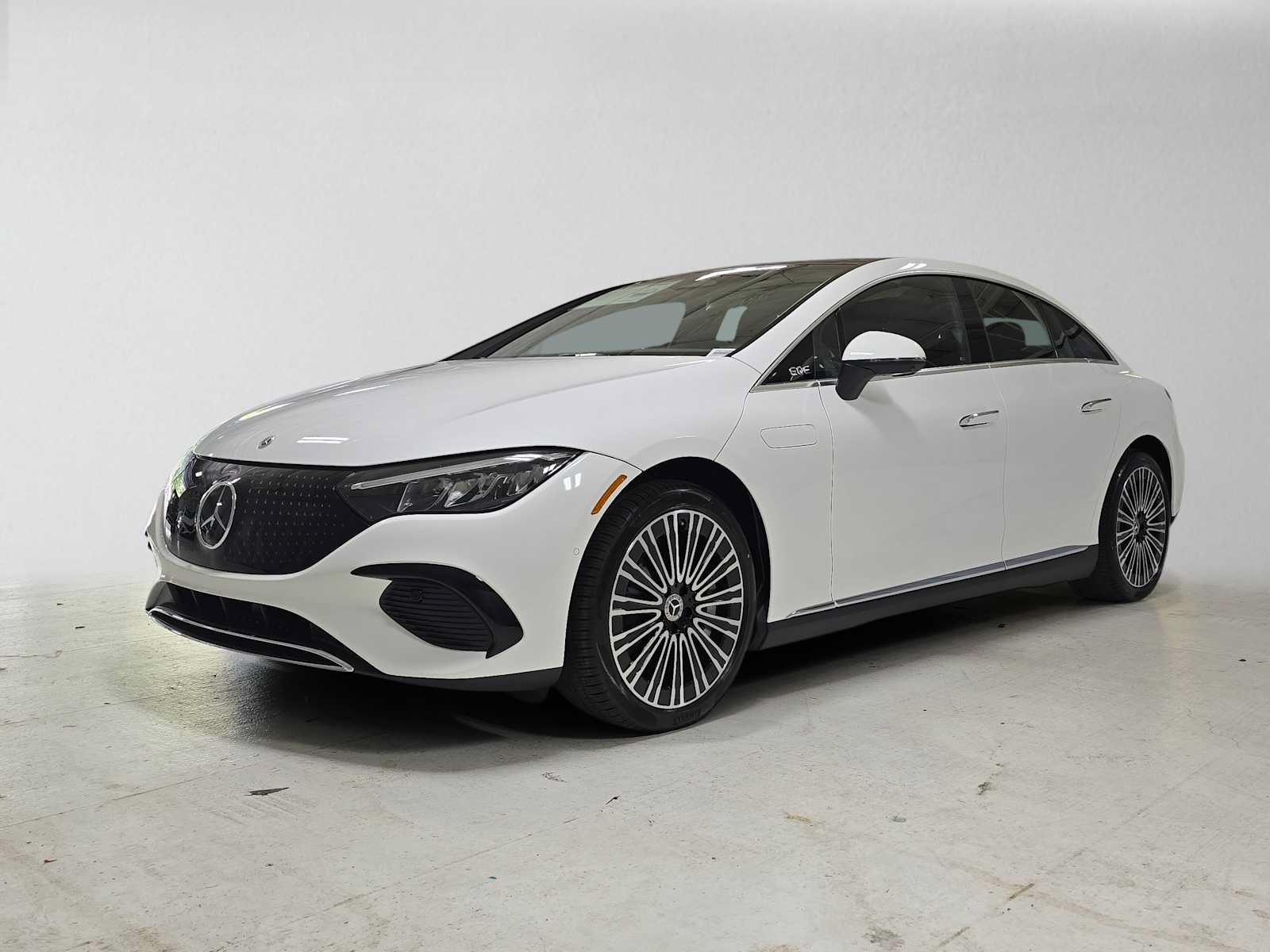 New 2026 Mercedes-Benz EQE 320 4MATIC Sedan image 7