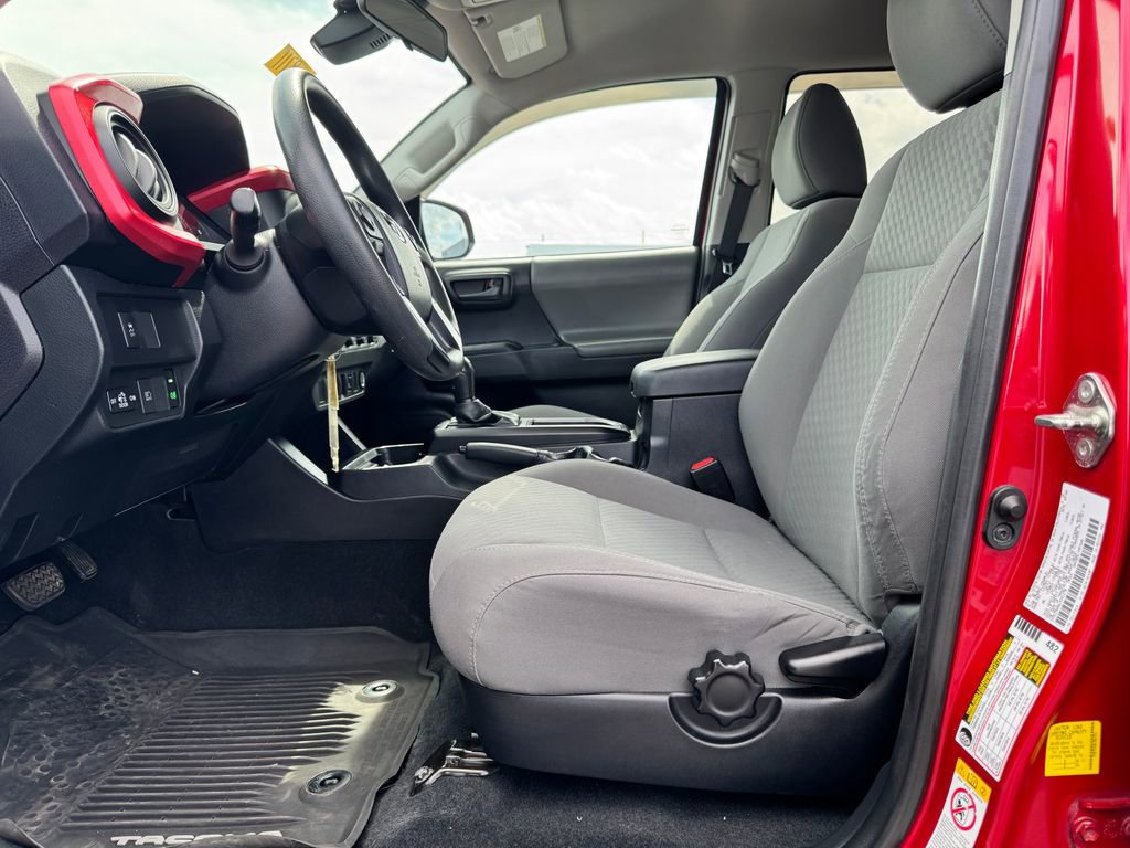 Used 2020 Toyota Tacoma SR image 15