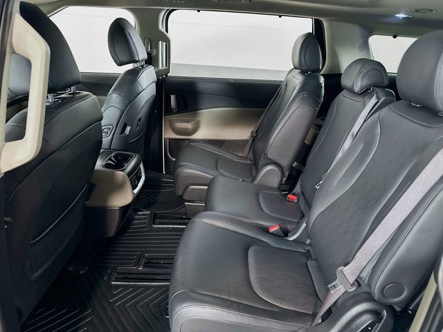 Used 2025 Kia Carnival SX FWD image 19