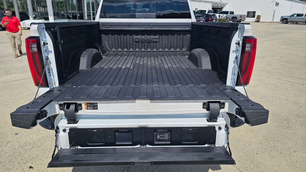 Used 2025 GMC Sierra 2500 Denali Ultimate AWD/4WD image 5