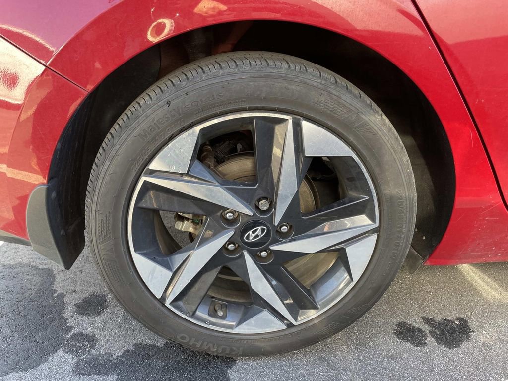 Used 2021 Hyundai Elantra SEL w/ Convenience + Premium Package image 5