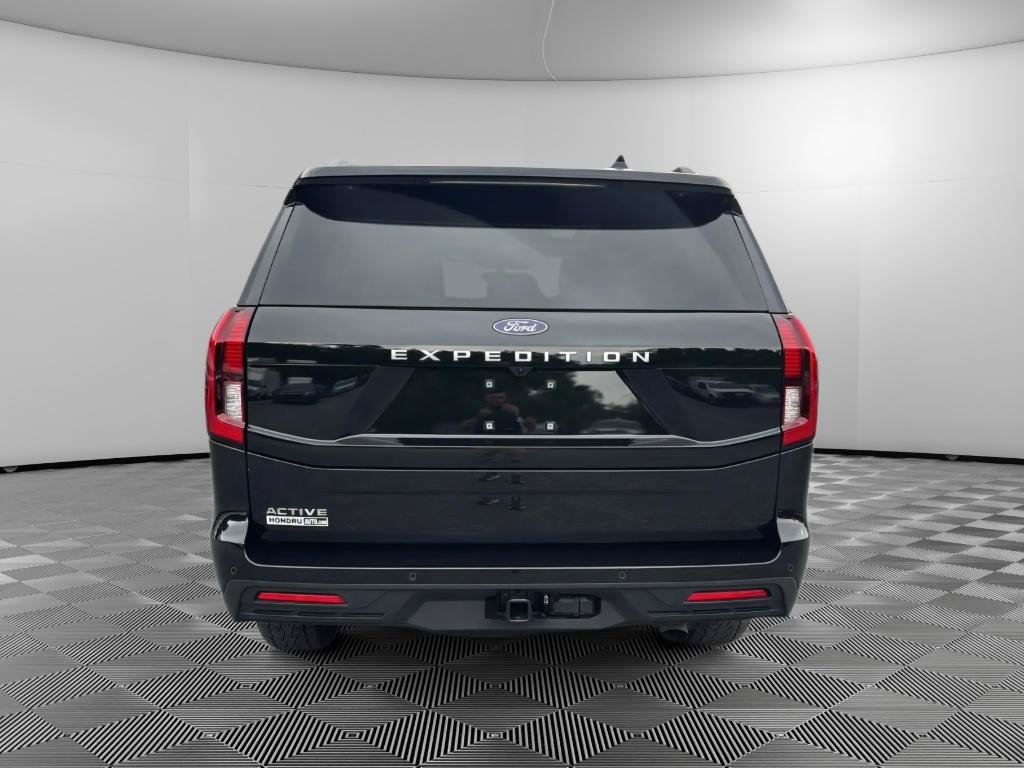 Used 2025 Ford Expedition Active AWD/4WD image 8