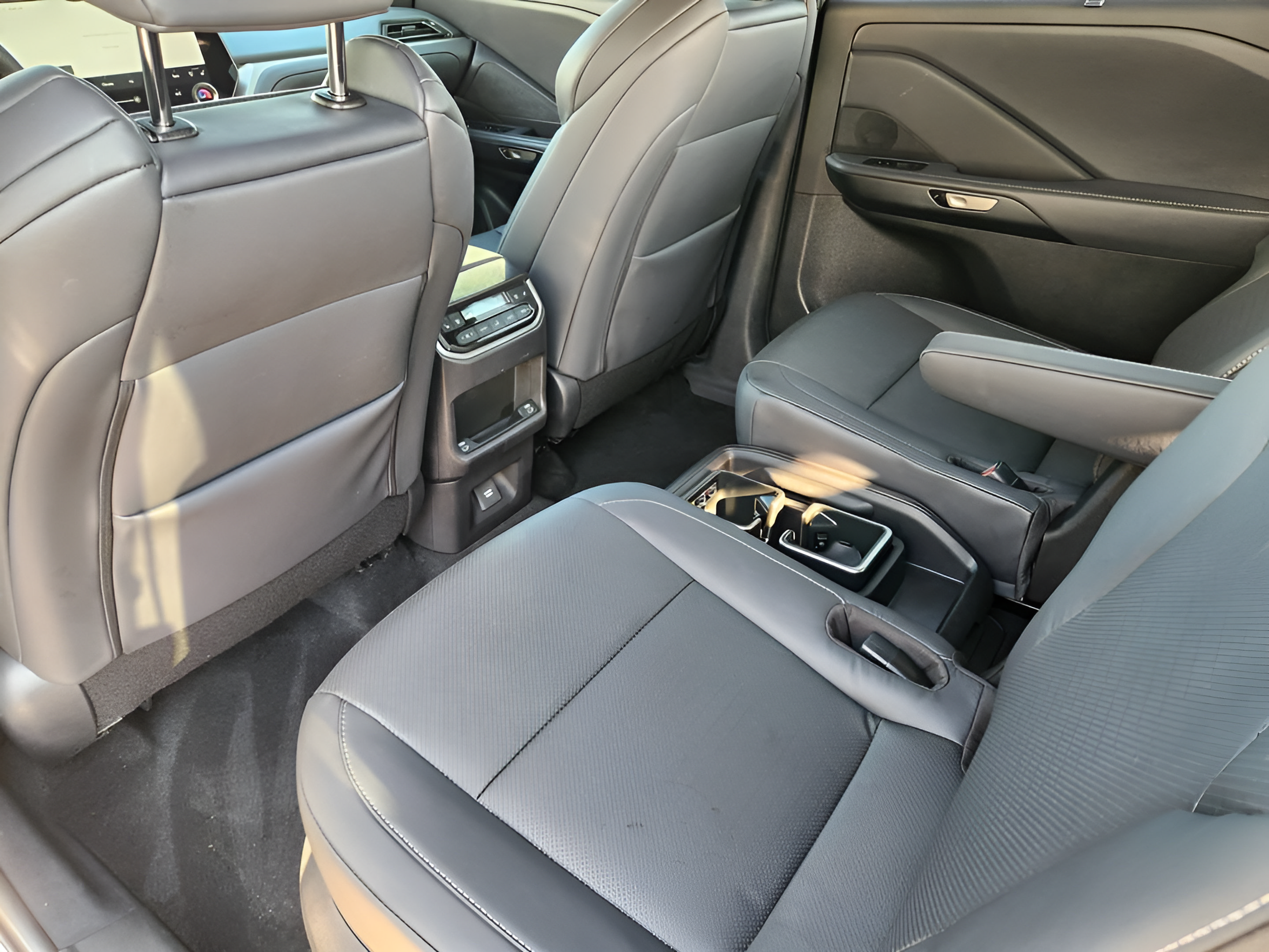 Used 2025 Lexus TX 500h AWD w/ Technology Package image 21