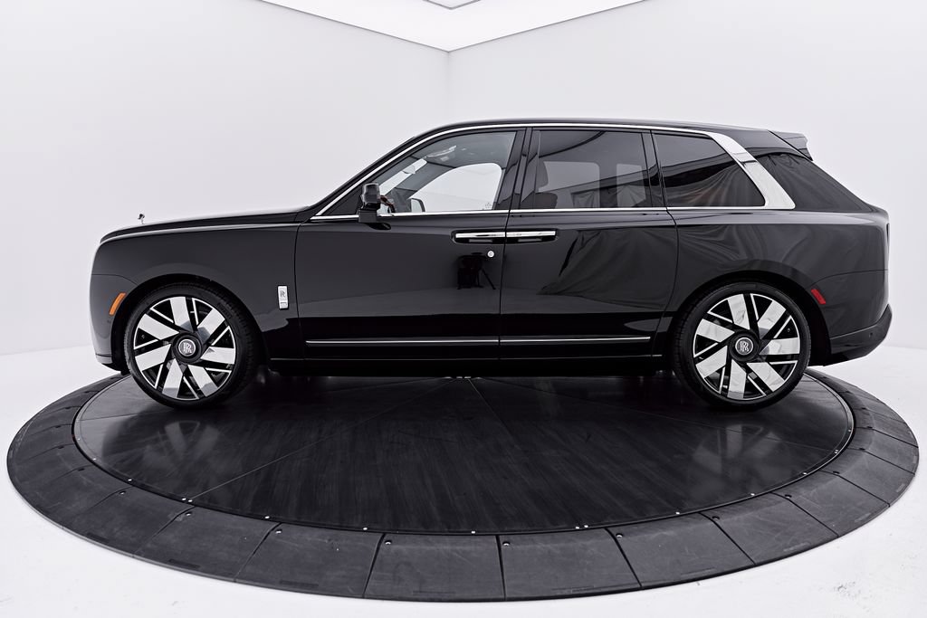 Used 2026 Rolls-Royce Cullinan AWD/4WD image 11