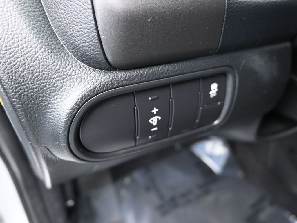 Used 2017 Kia Forte LX image 12