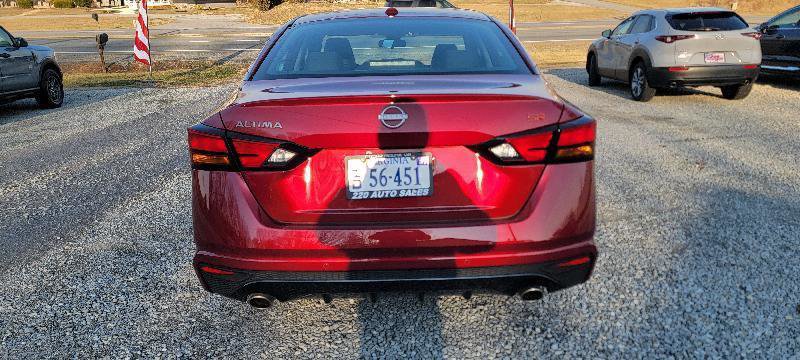 Used 2024 Nissan Altima 2.5 SR FWD image 4