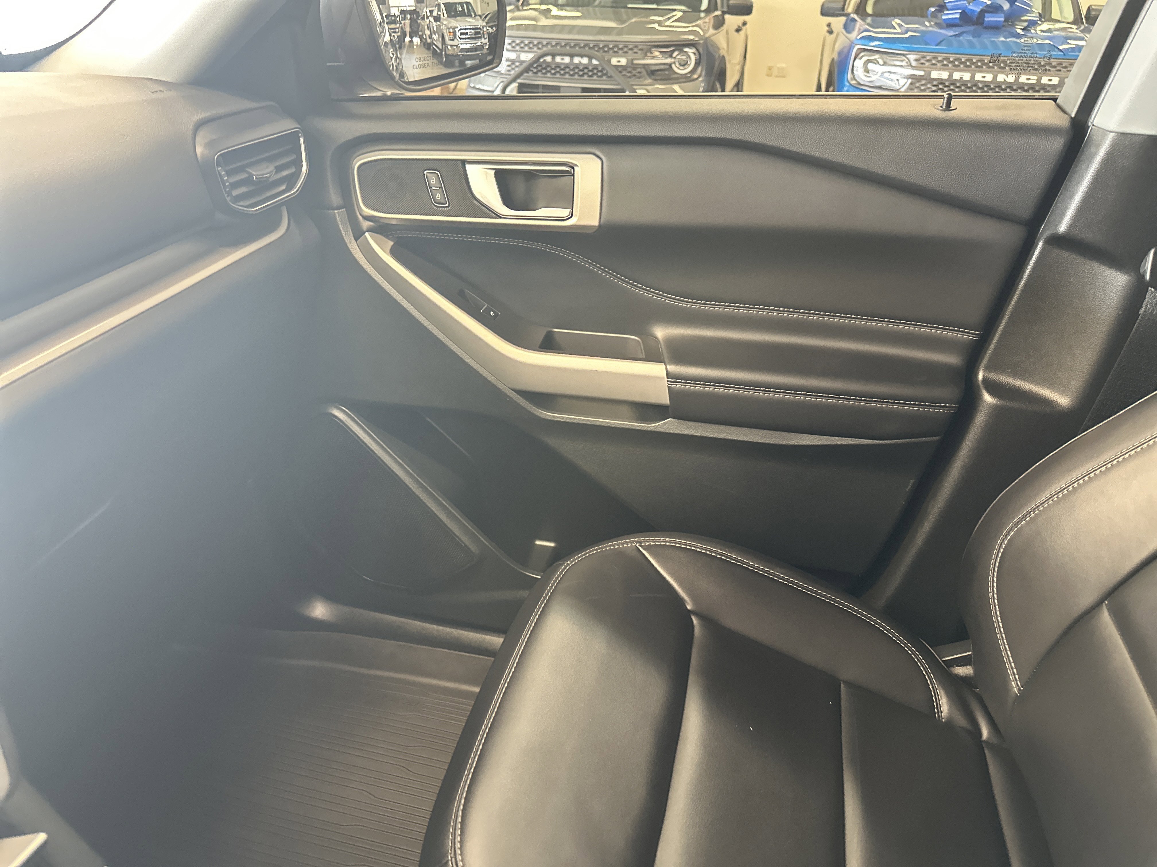 Used 2023 Ford Explorer XLT w/ Equipment Group 202A image 26