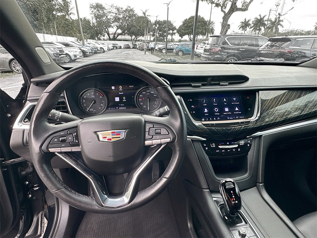 Used 2024 Cadillac XT6 Premium Luxury w/ Technology Package image 12
