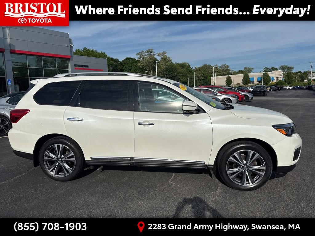 Used 2018 Nissan Pathfinder Platinum AWD/4WD image 4