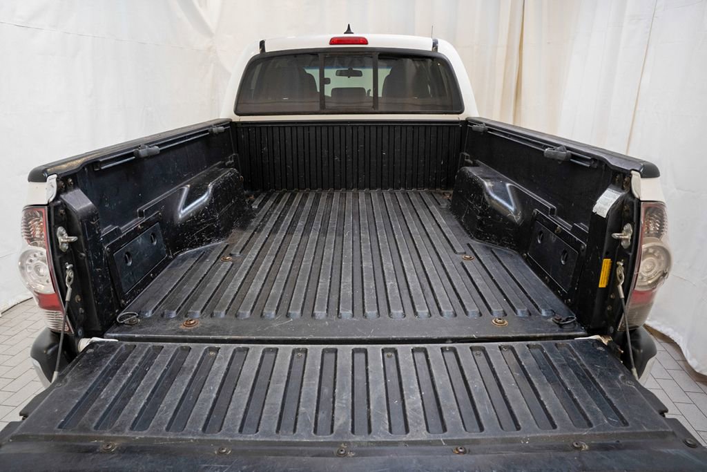 Used 2014 Toyota Tacoma PreRunner w/ SR5 Package RWD image 5