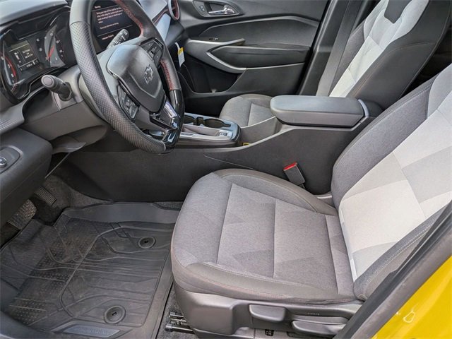 Used 2024 Chevrolet Trax RS w/ Sunroof Package image 13