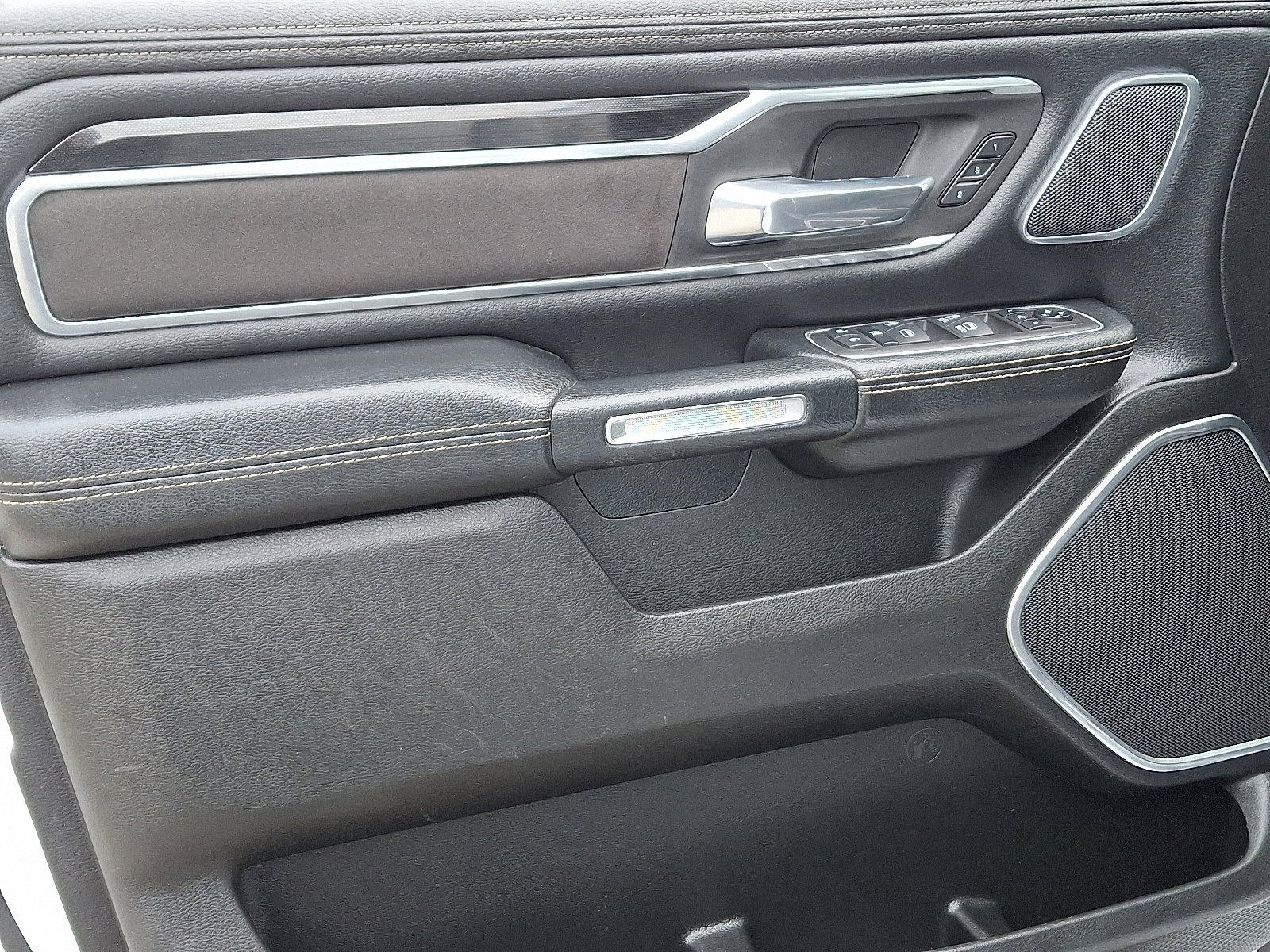 Certified 2021 RAM 1500 Laramie image 12