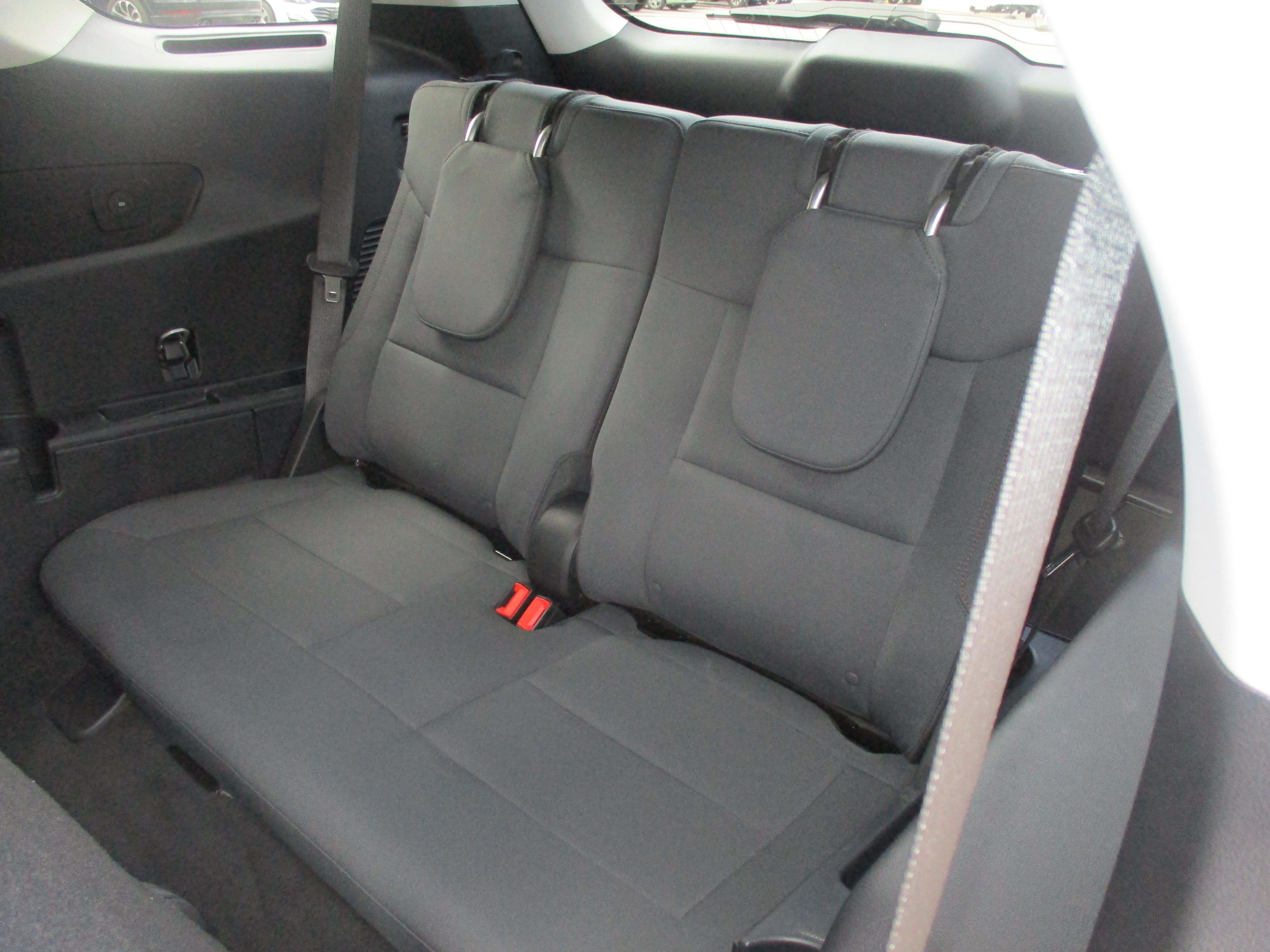 Used 2025 Ford Explorer Active AWD/4WD image 12