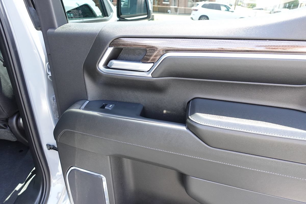 Used 2024 Chevrolet Silverado 1500 LT AWD/4WD image 27
