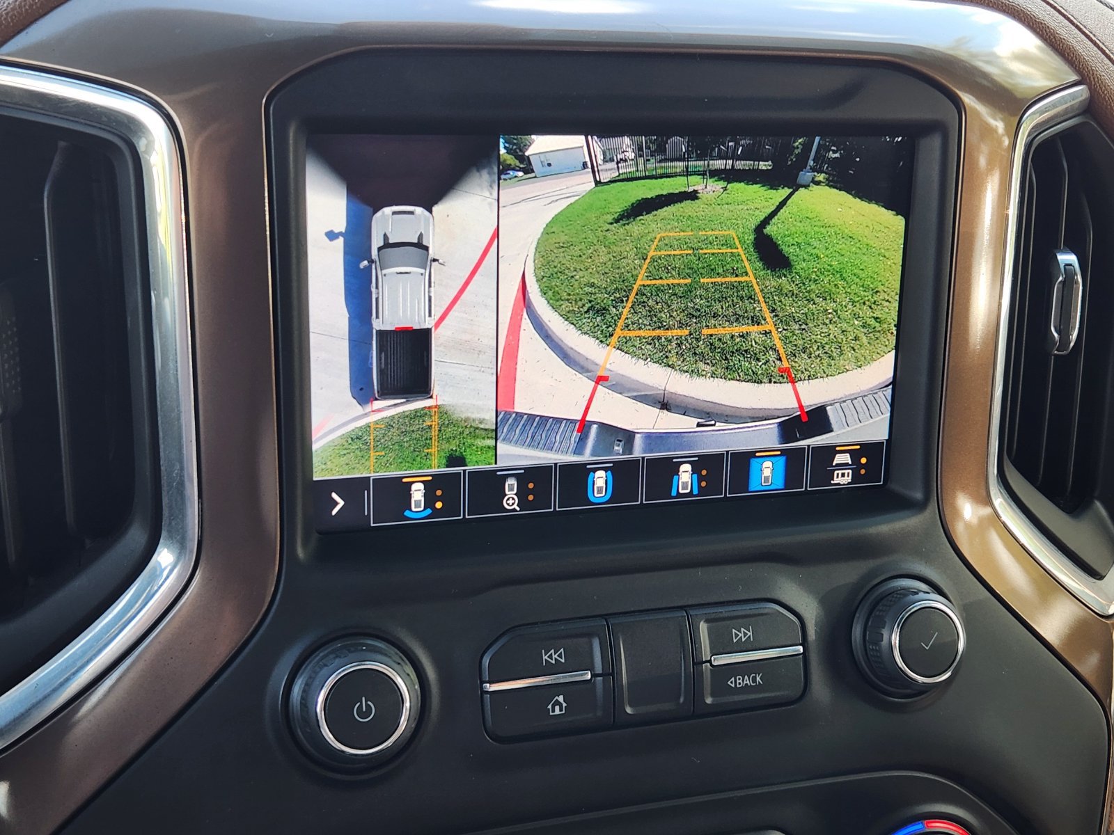 Used 2021 Chevrolet Silverado 2500 High Country AWD/4WD image 19