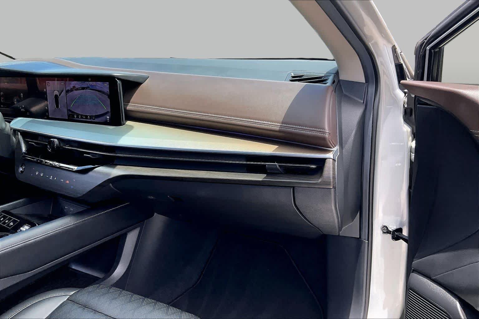 Used 2025 Nissan Murano Platinum w/ Cargo Package AWD/4WD image 19