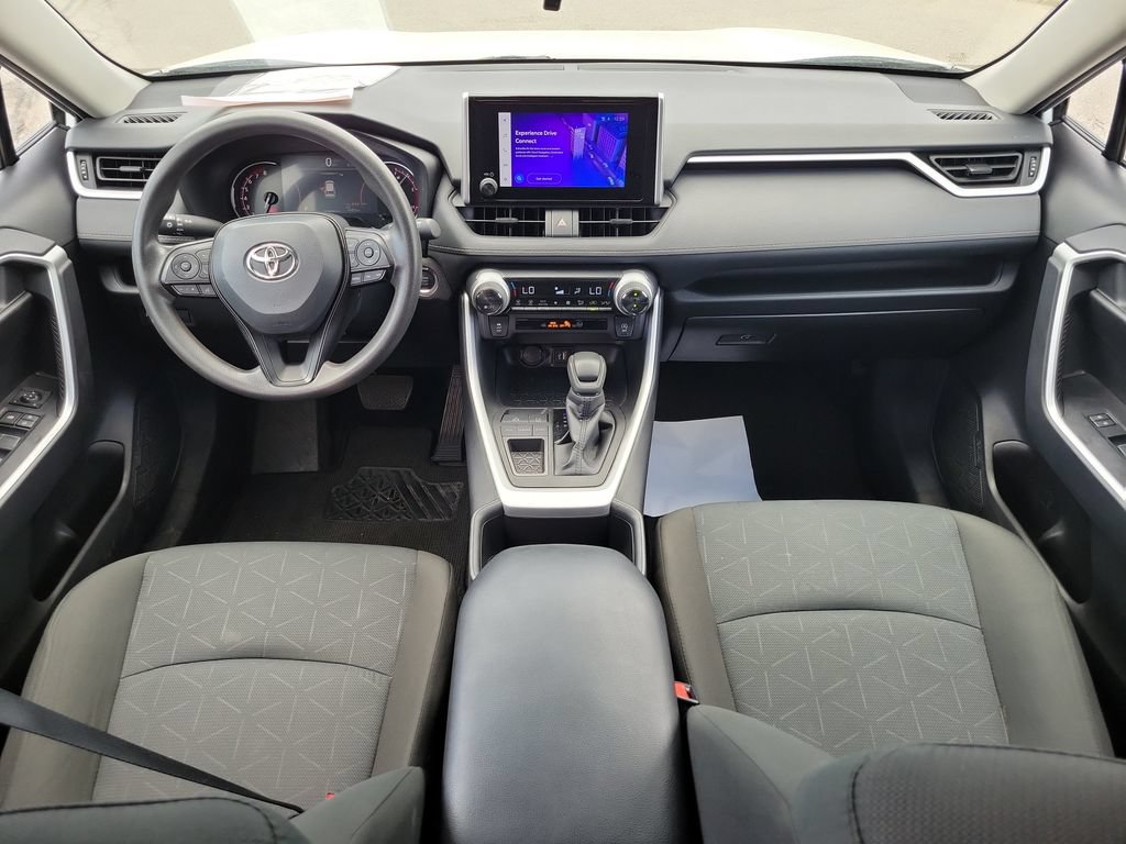 Used 2025 Toyota RAV4 XLE FWD image 17