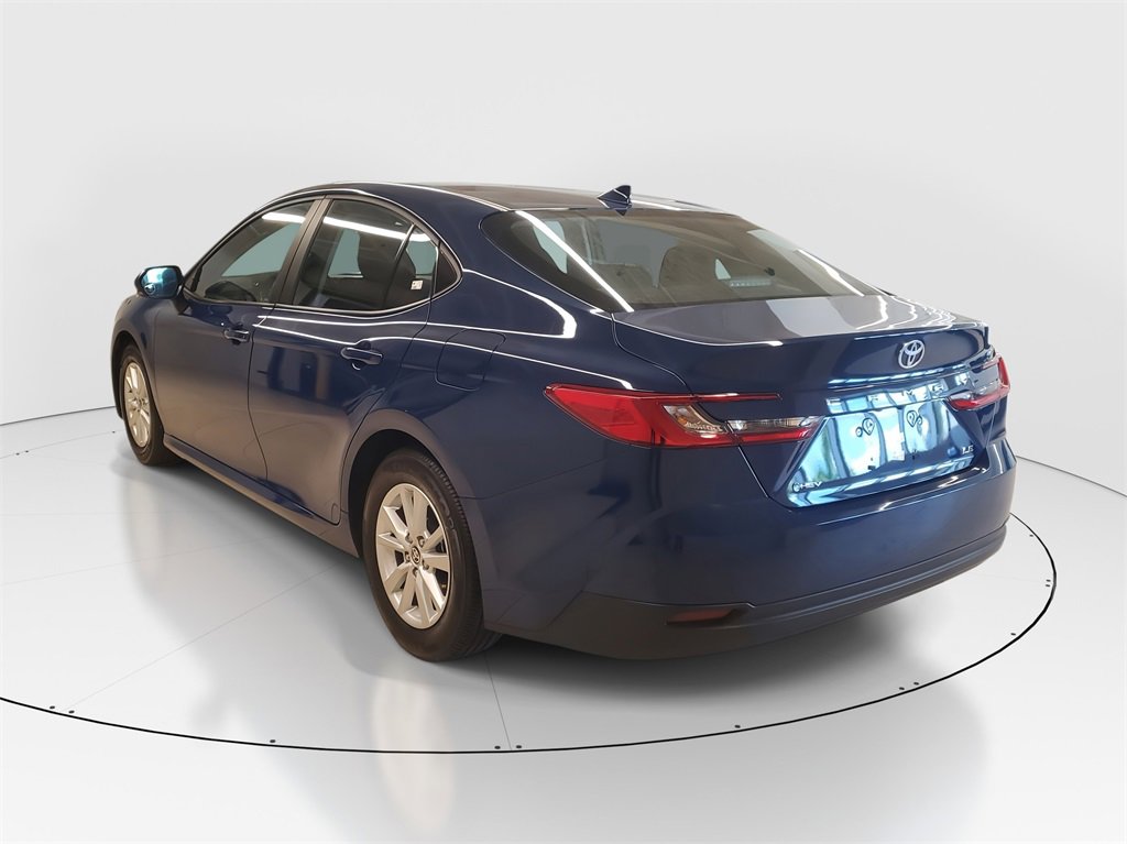 Used 2025 Toyota Camry LE image 5