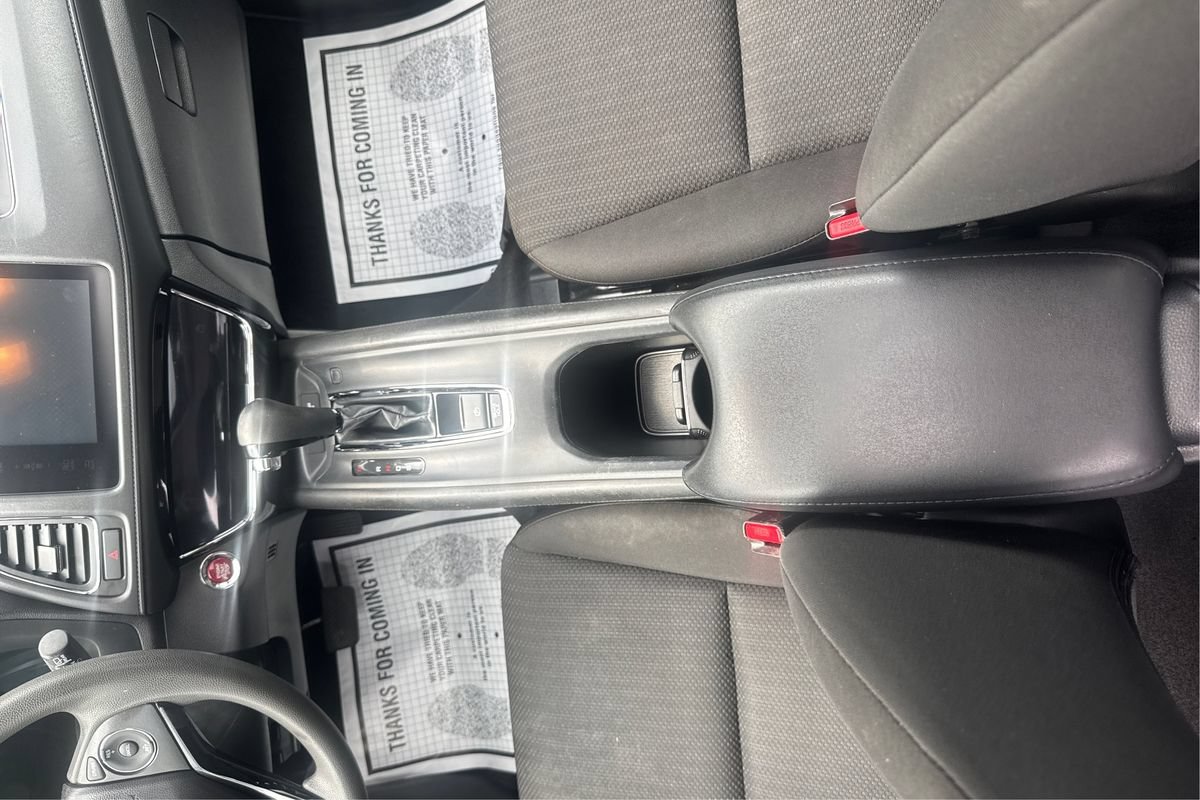 Used 2017 Honda HR-V EX image 15