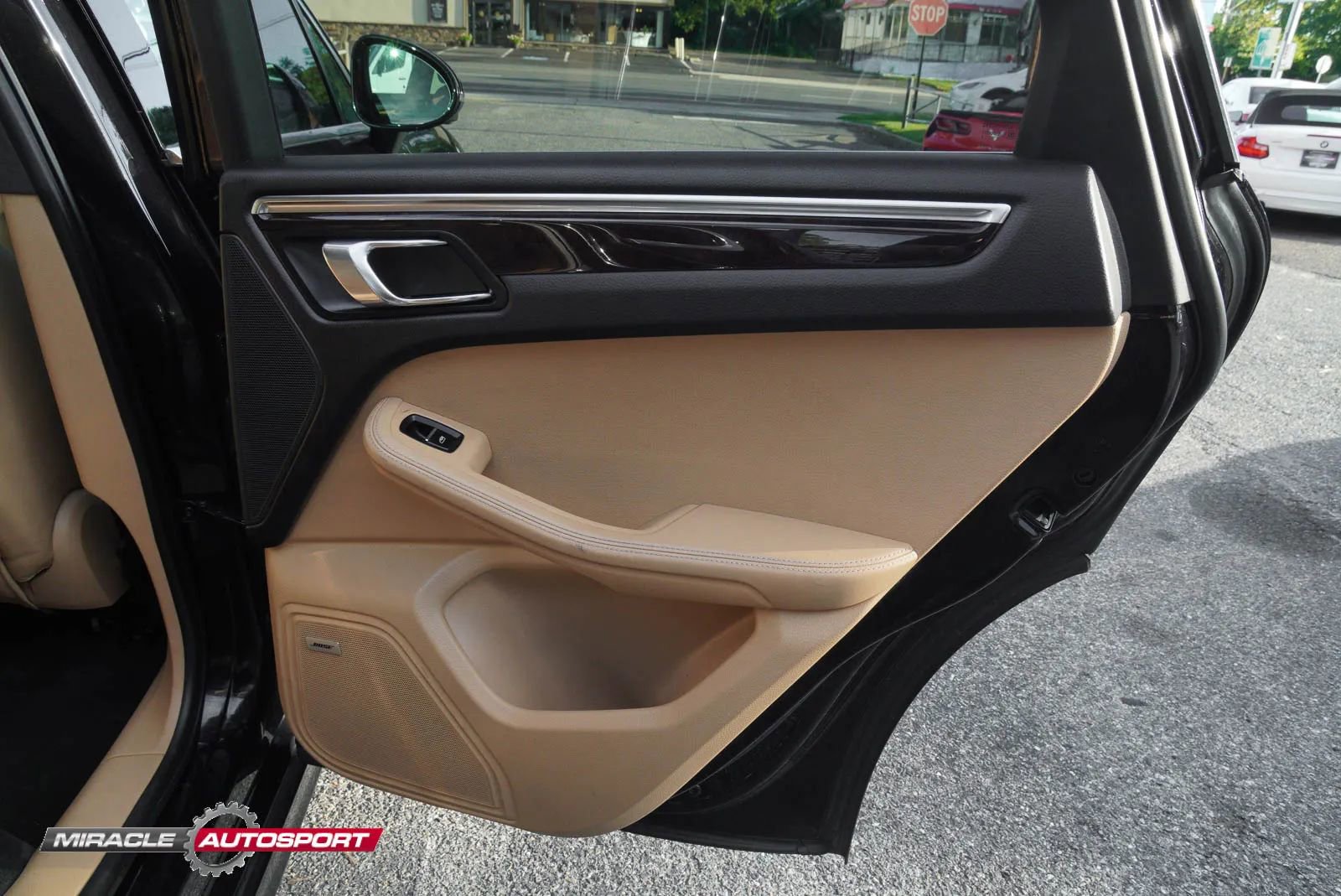 Used 2017 Porsche Macan Turbo image 36