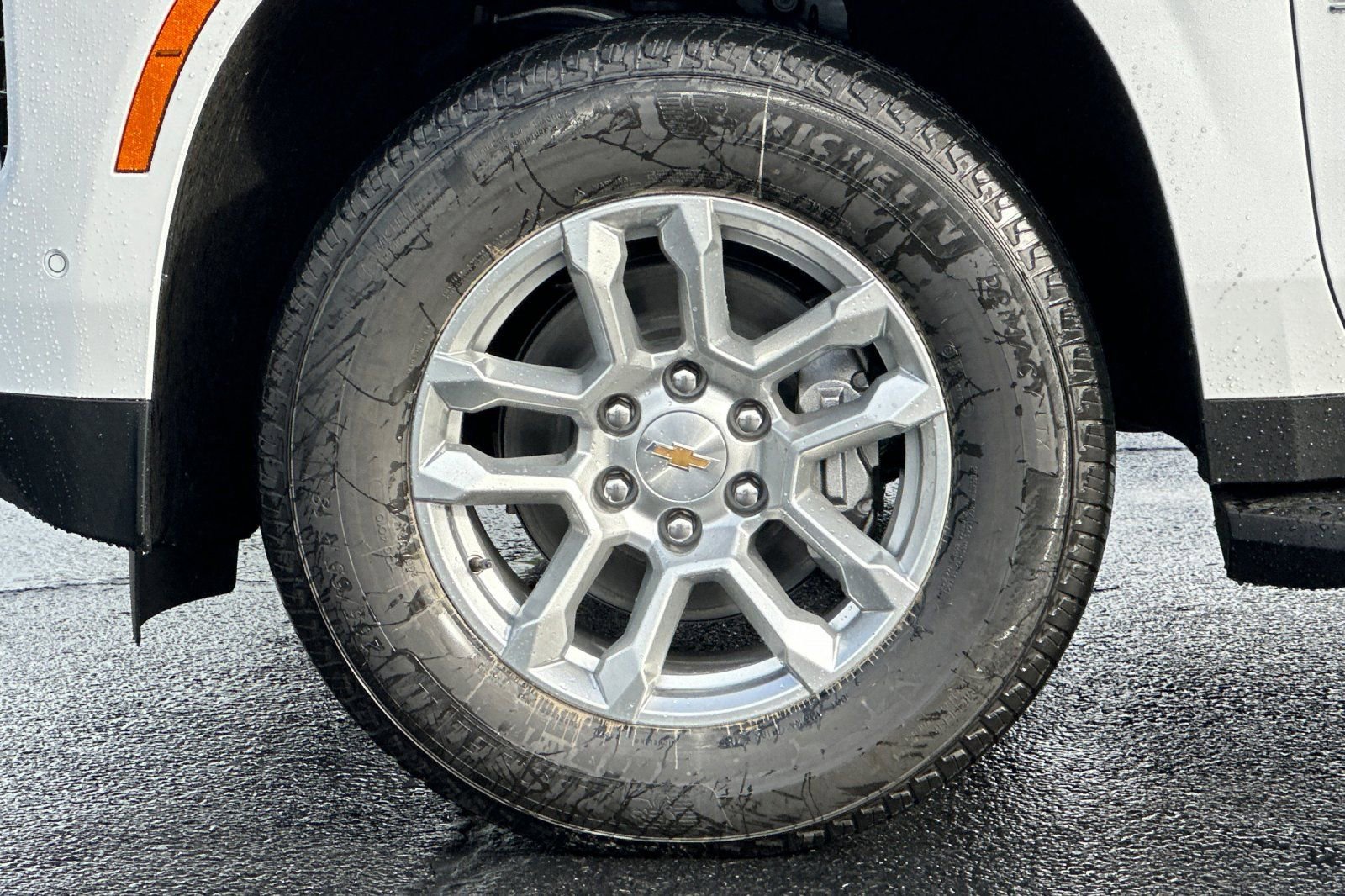 New 2026 Chevrolet Suburban LS image 25