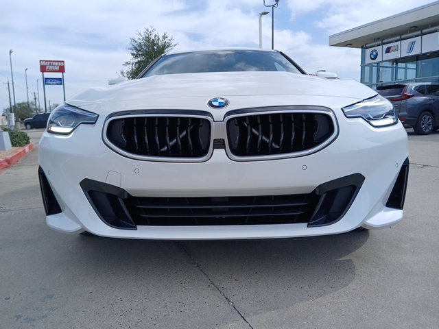 New 2026 BMW 230i Coupe RWD image 2