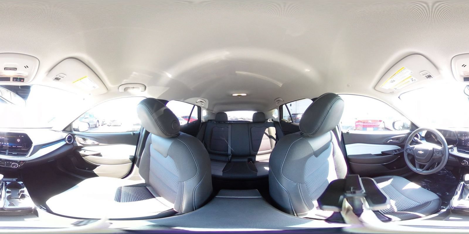 Used 2025 Chevrolet Trax LT FWD image 42