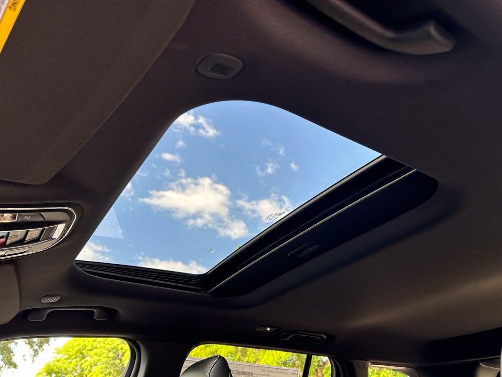 New 2024 Jeep Grand Cherokee Altitude RWD image 11